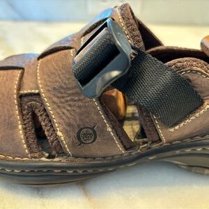 Born men’s brown leather sandals size 8